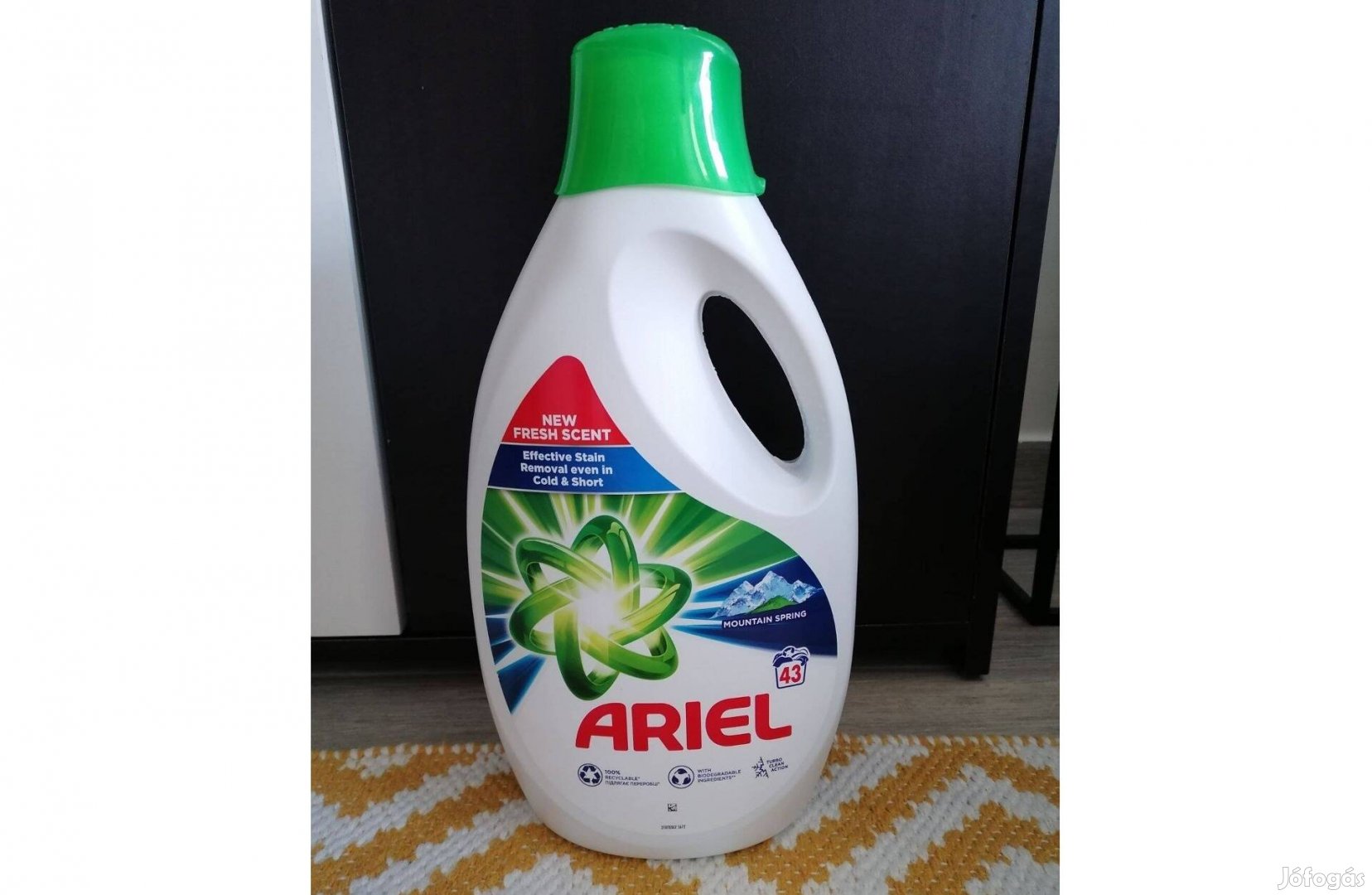 Ariel Mountain Spring folyékony mosószer 43 mosáshoz - 2150 ml