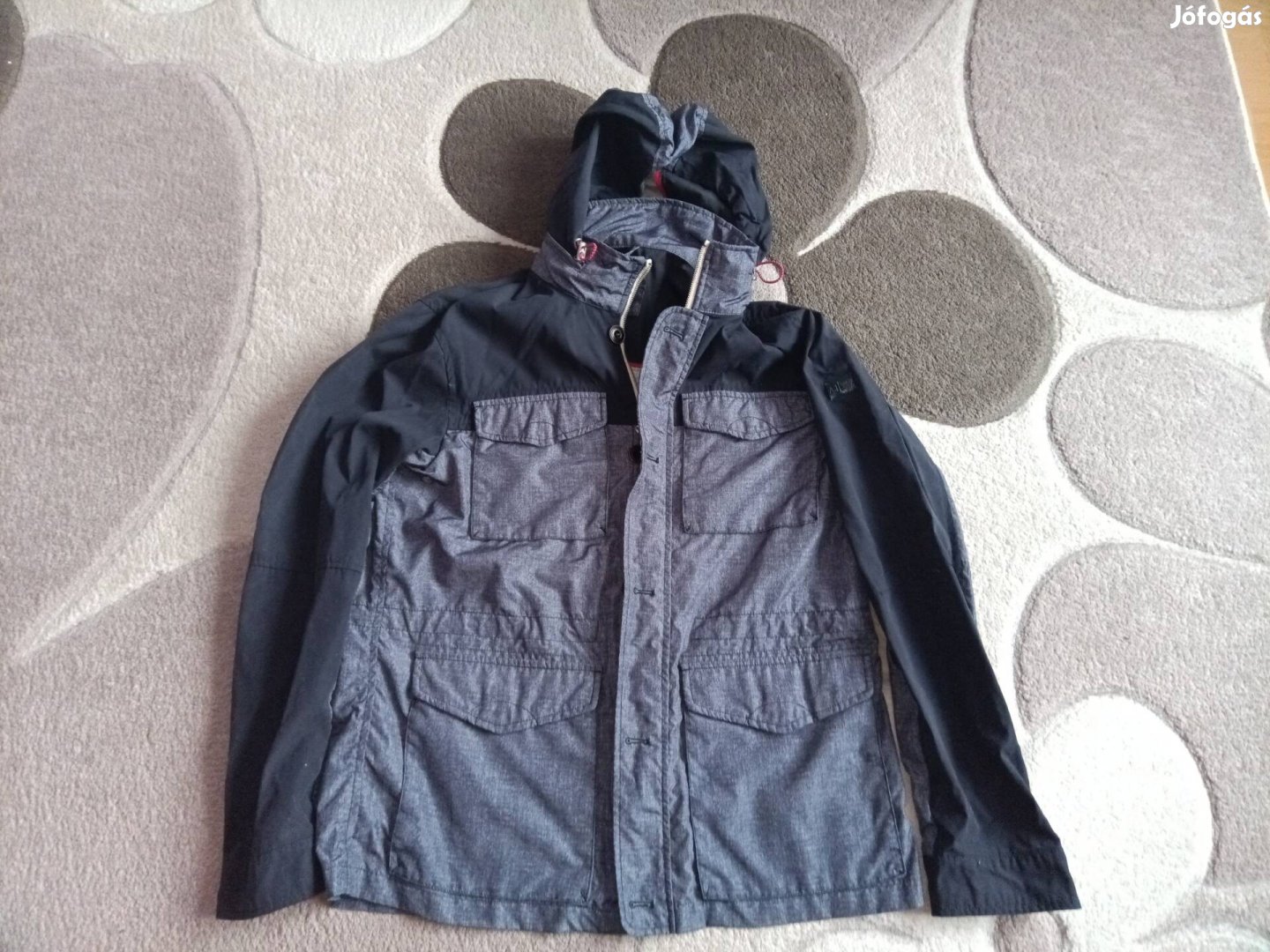 Armani kabát szép állapotban