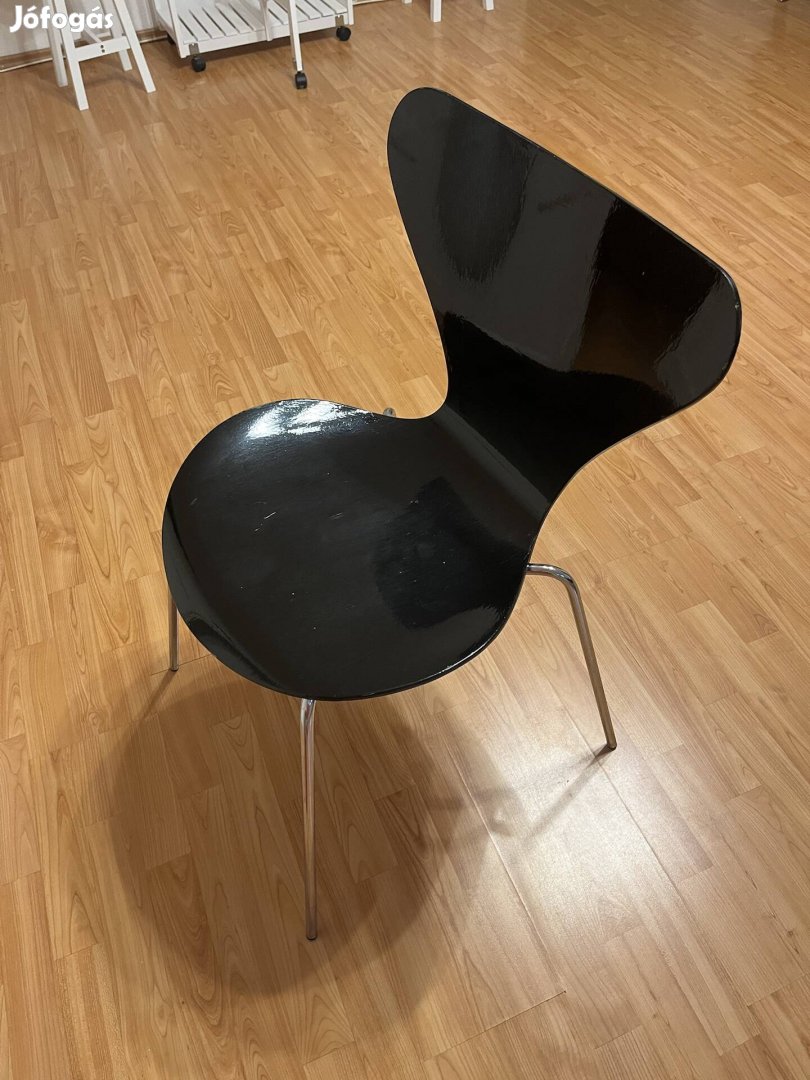 Arne Jacobsen Fritz Hansen designer szék "series 7"