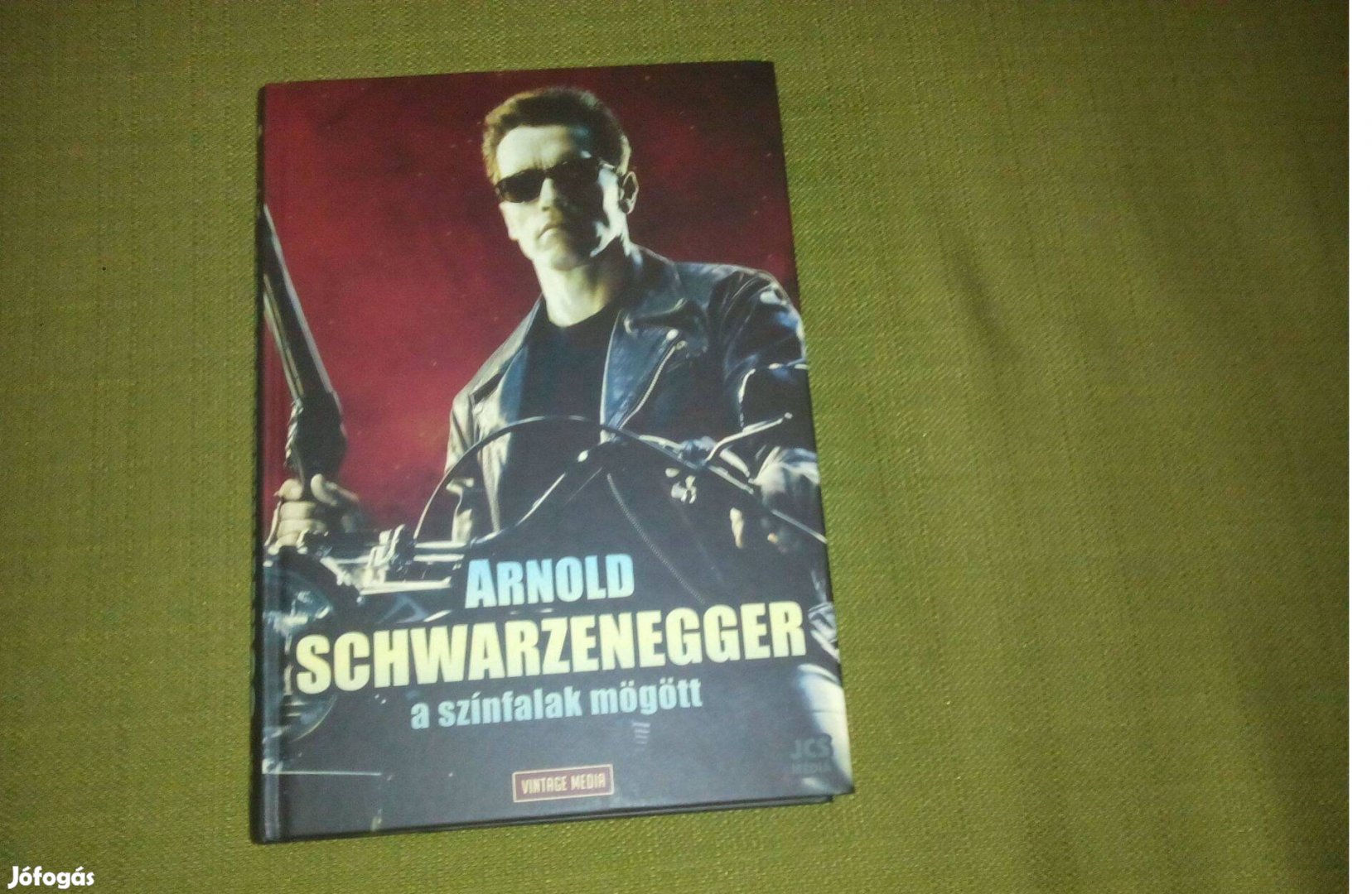 Arnold Schwarzenegger - A színfalak mögött könyv