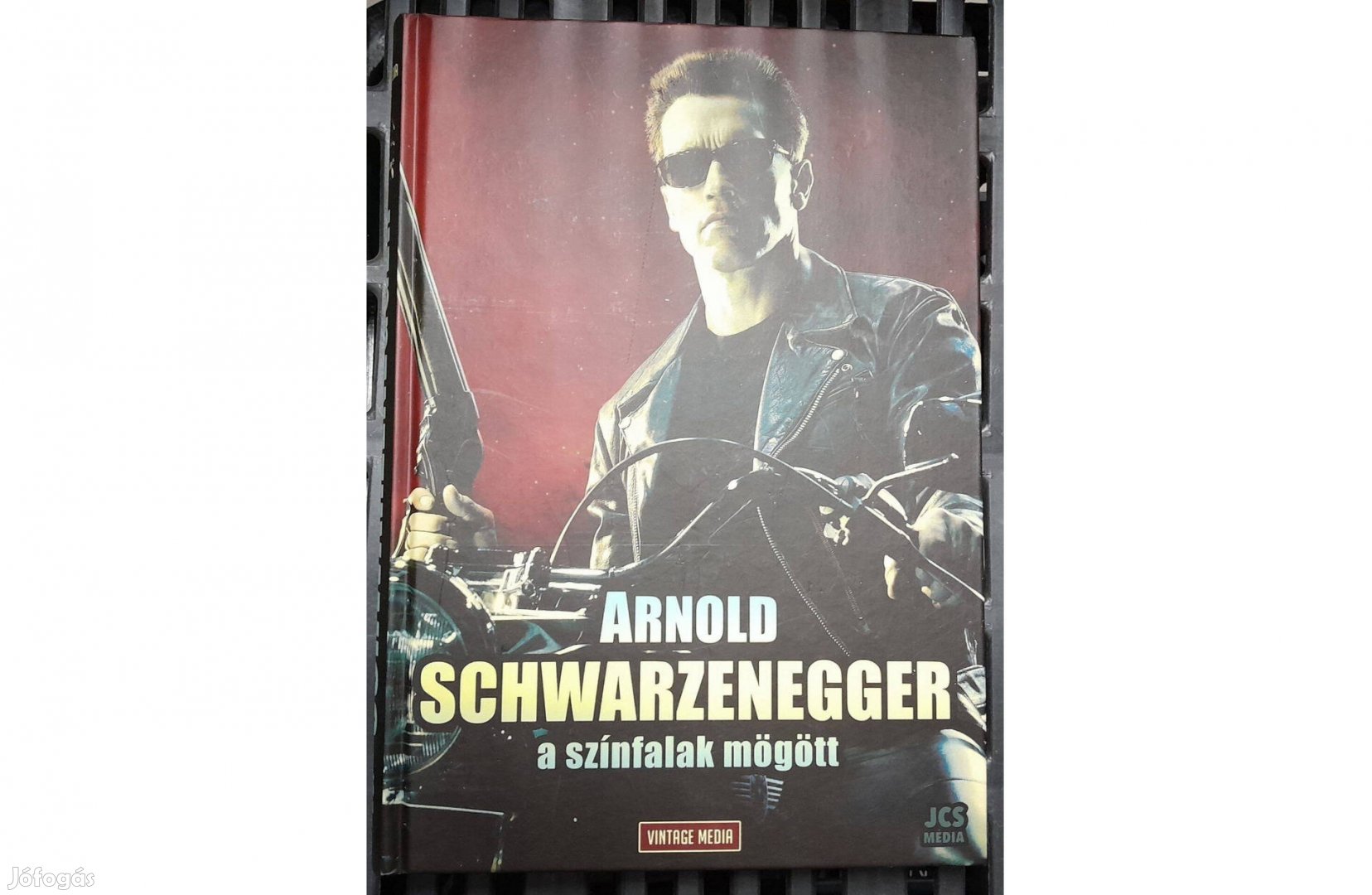 Arnold Schwarzenegger a színfalak mögött könyv