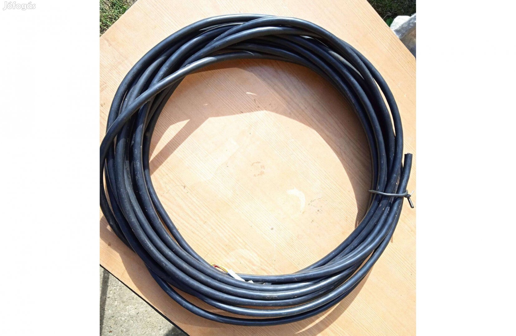 Árnyékolt kábel , 4 + 1-es , 0,5 mm2 , 13 méter , használt