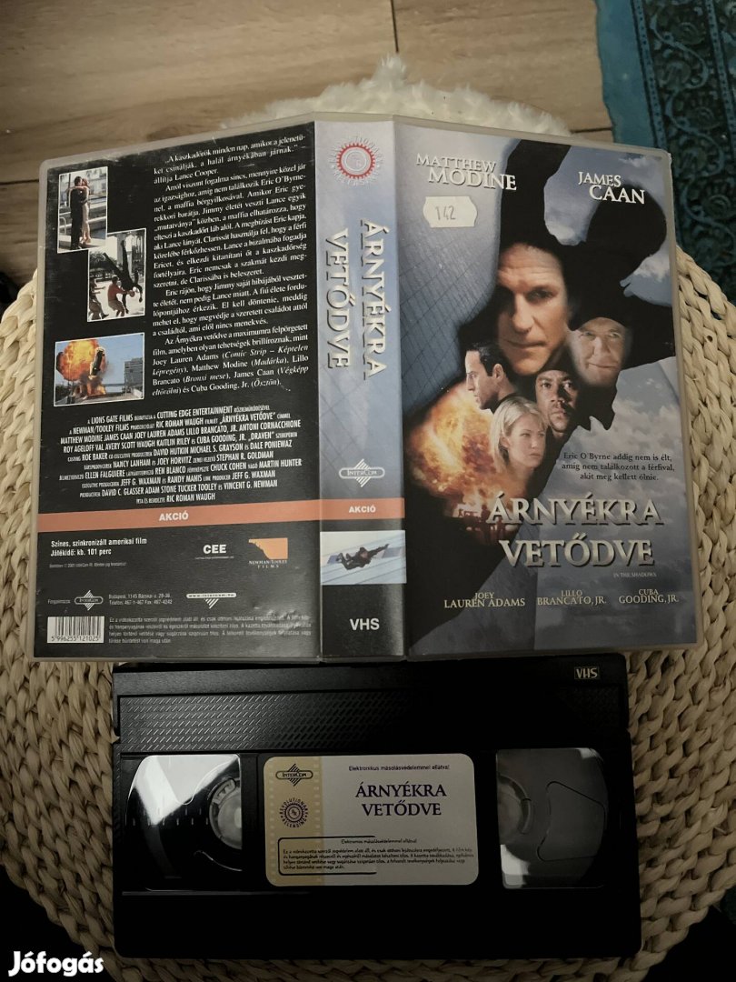 Árnyékra vetődve vhs film