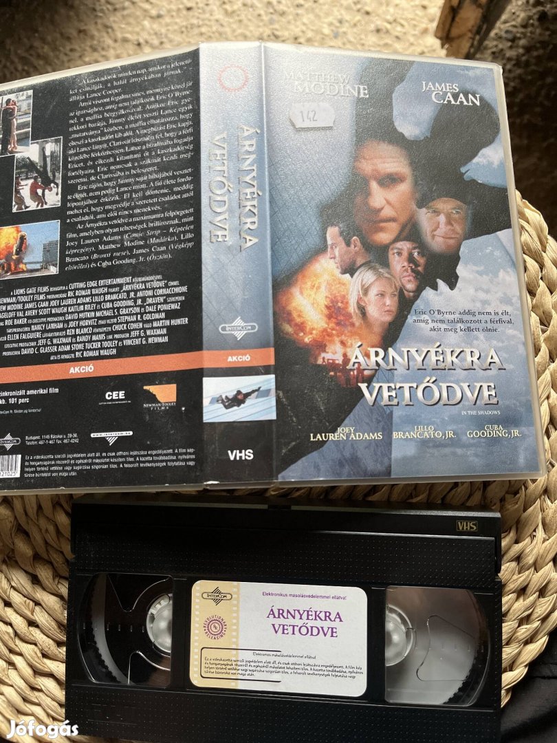 Árnyékra vetődve vhs kazetta