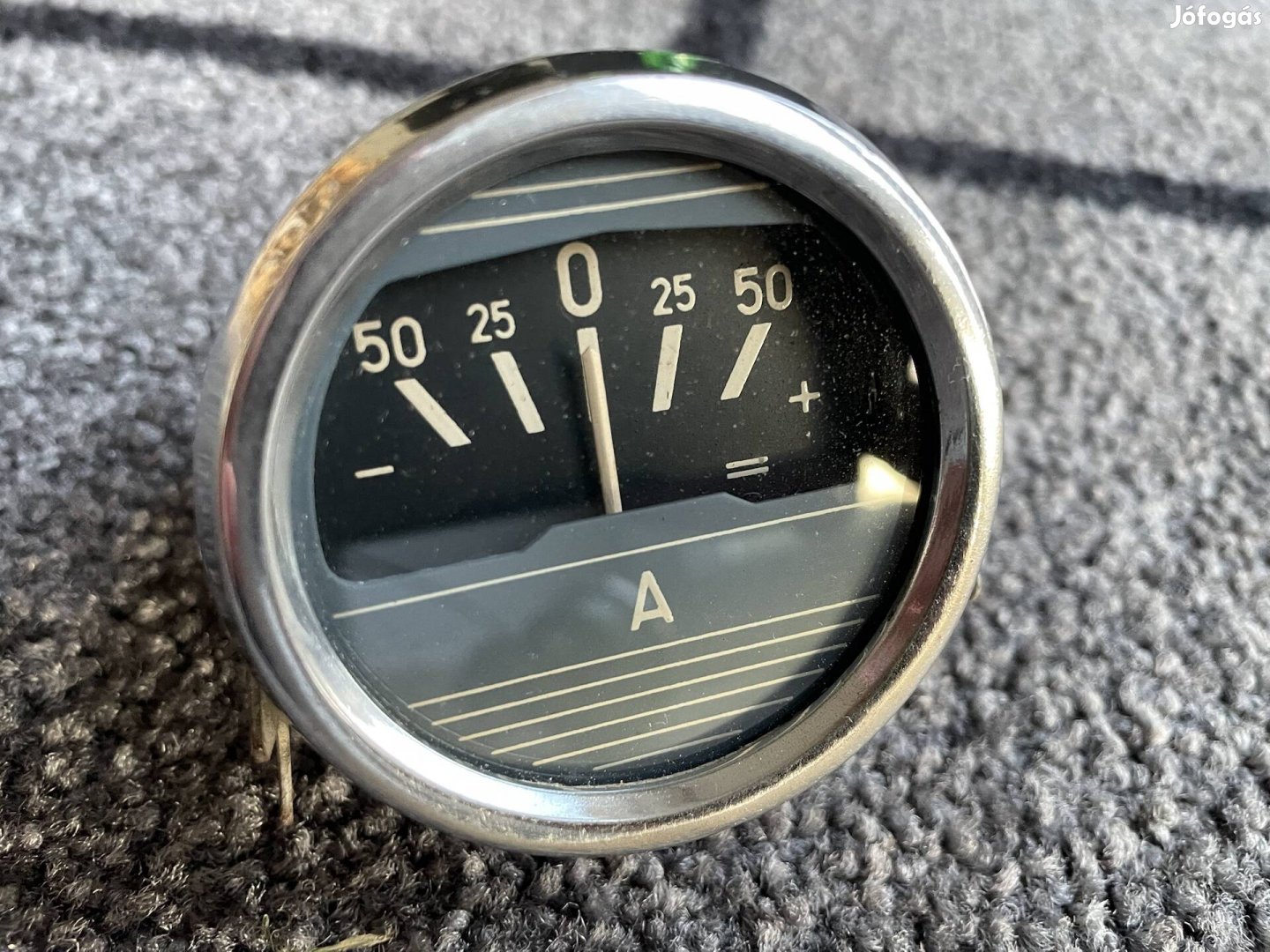 Aro, román töltés jelző műszer. 