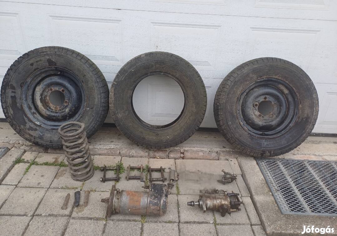 Aro alkatrész kupac eladó.