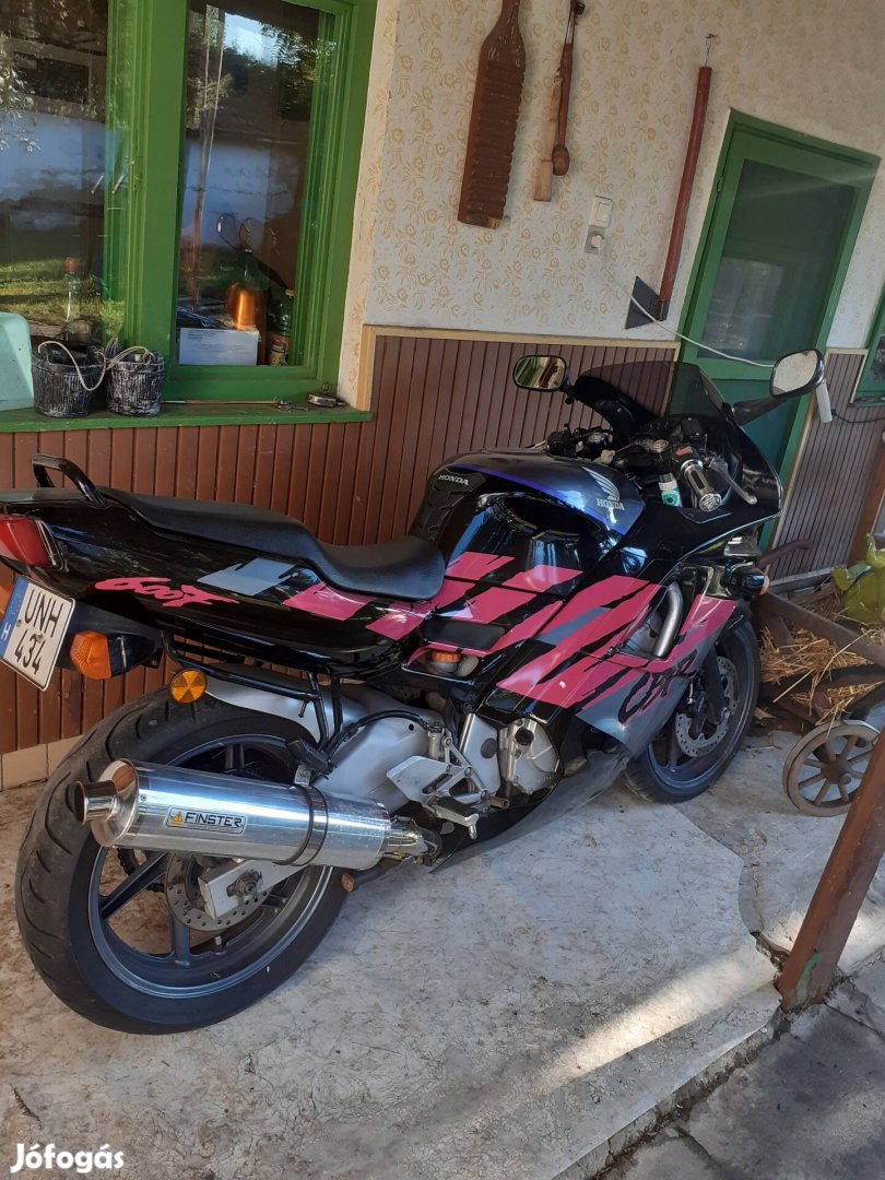 Áron alúl Honda CBR 600F 