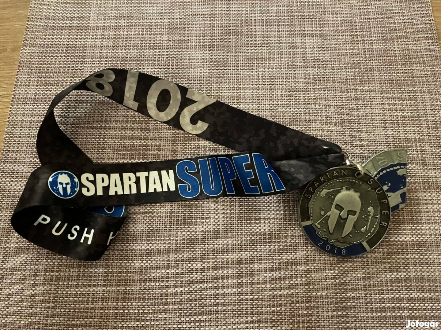 Aroo Spartan Super race emlék érem emlékérem eladó ingyen postával