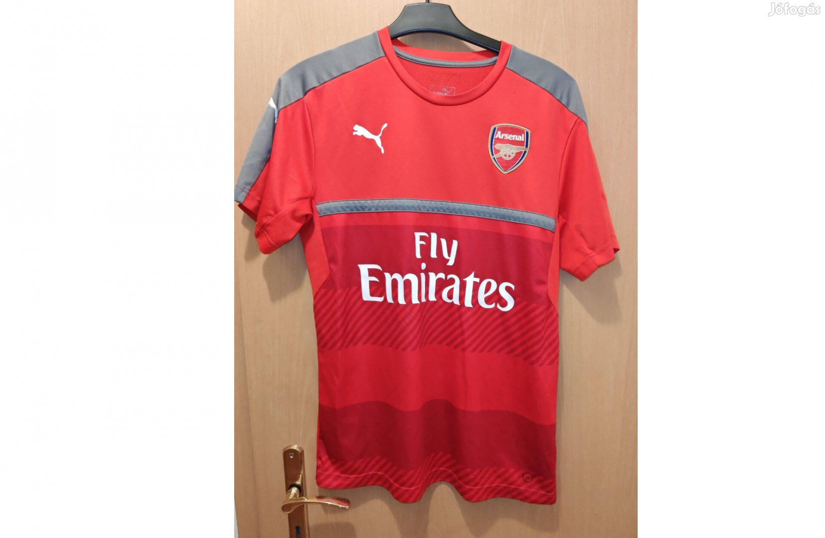 Arsenal eredeti Puma piros edzőmez (L-es)