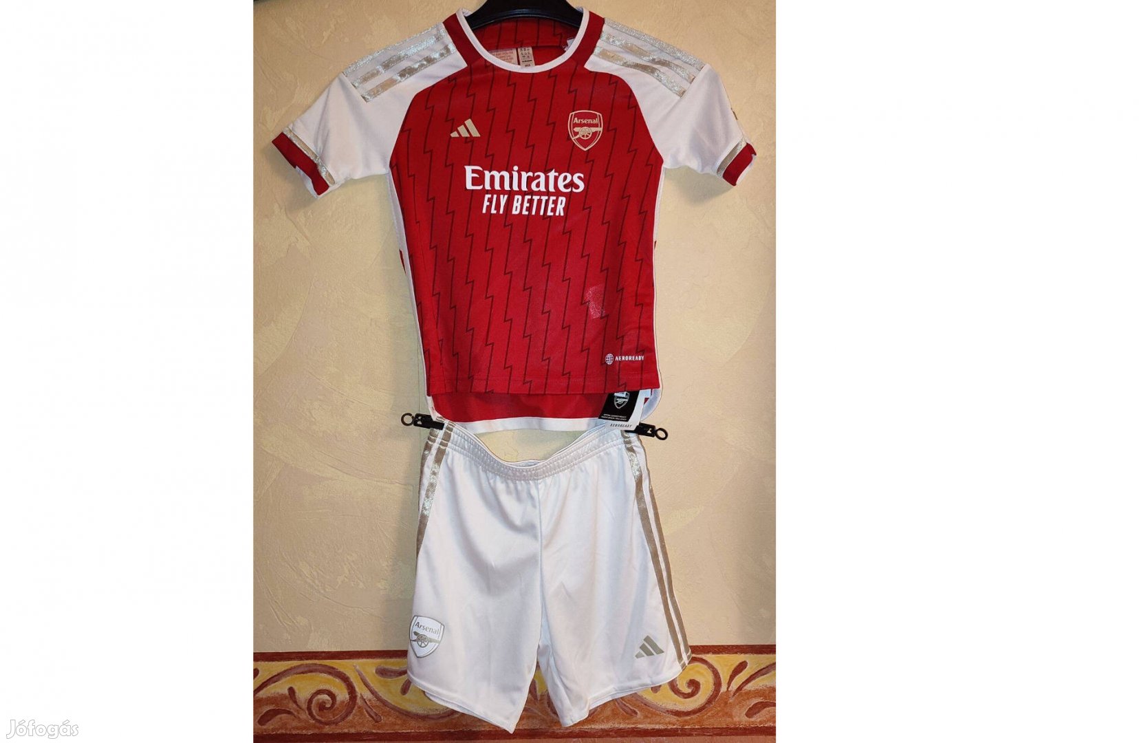 Arsenal eredeti adidas piros fehér gyerek szett (116)