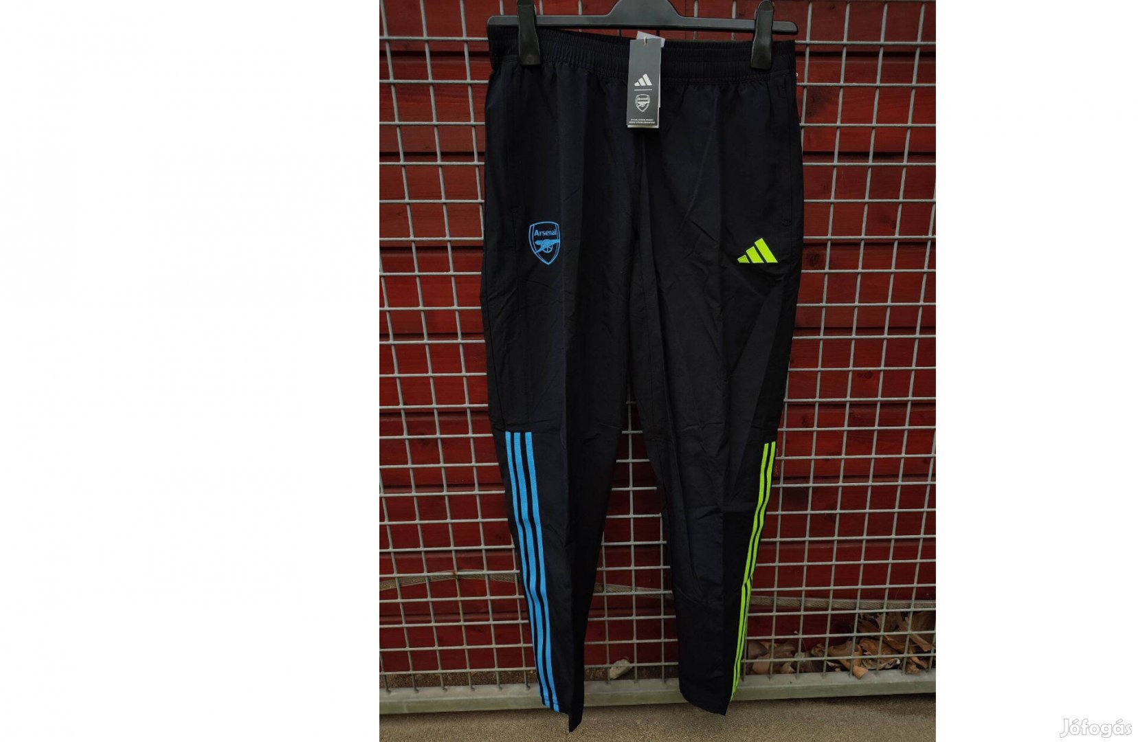 Arsenal eredeti fekete adidas hosszú nadrág M