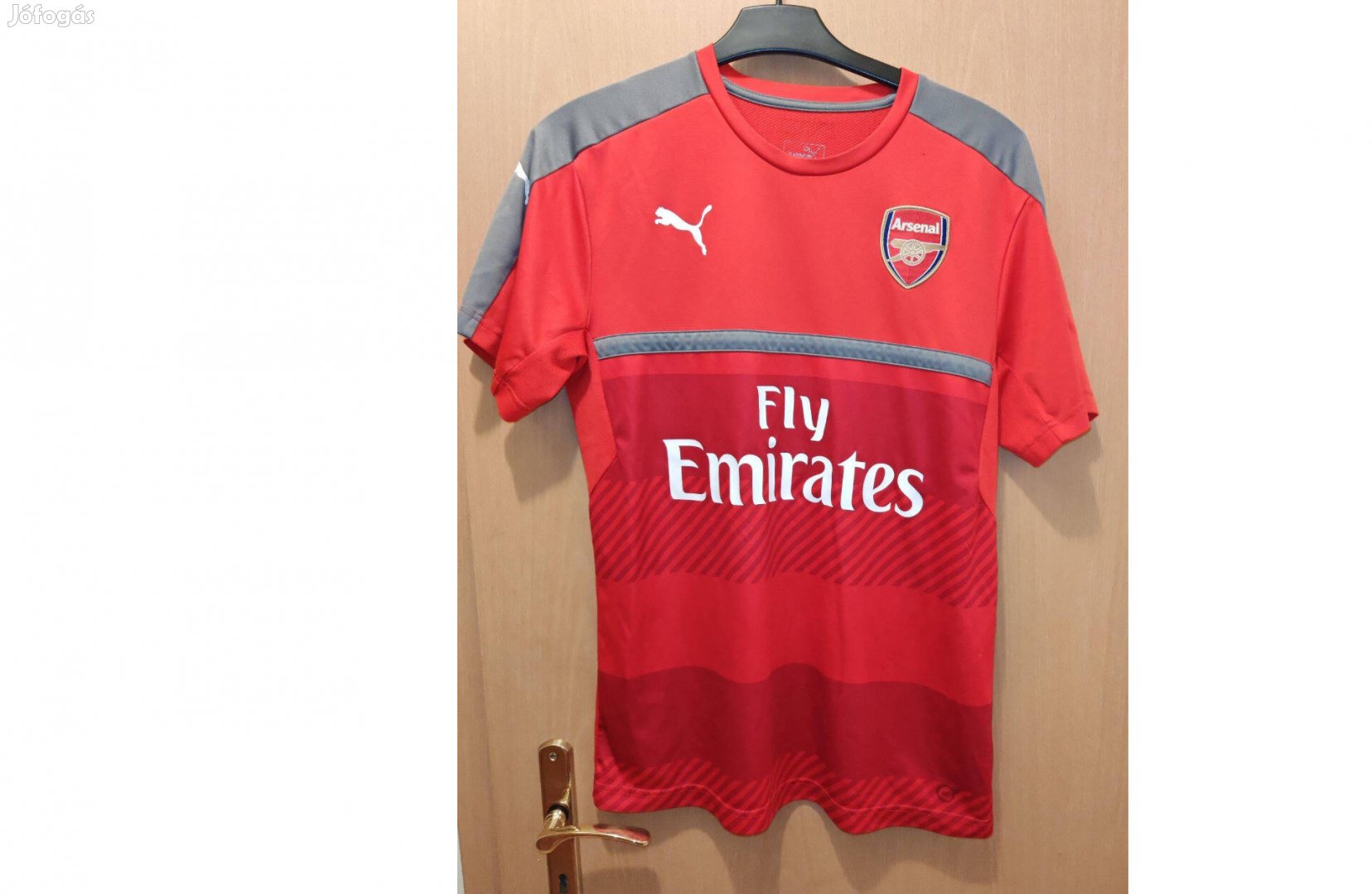 Arsenal eredeti piros Puma edzőmez L-es