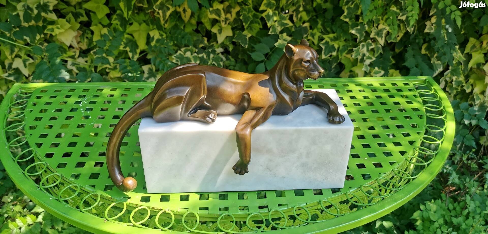 Art-deco Pihenő leopárd - bronz szobor