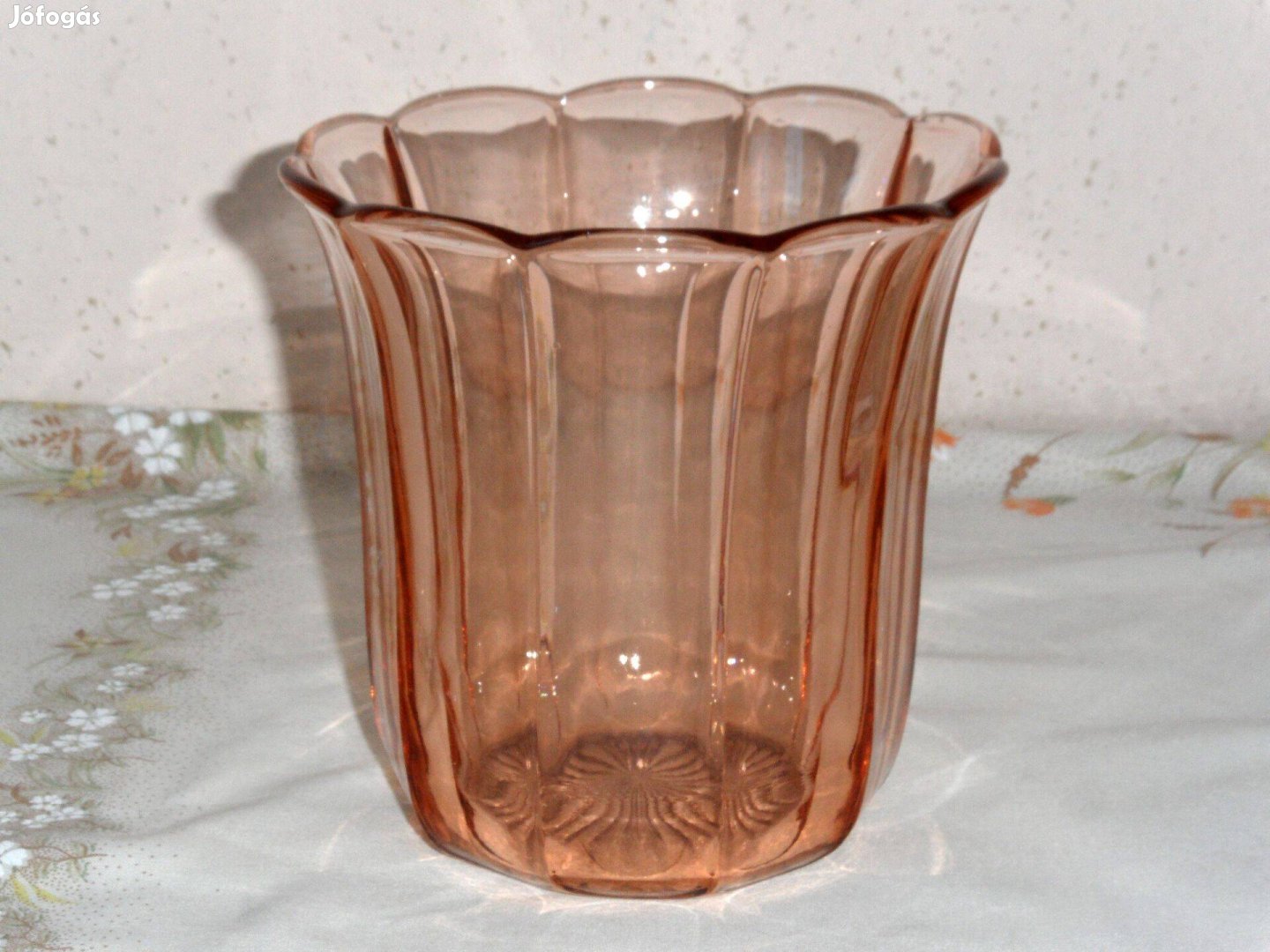 Art deco korall színű üveg váza, díszüveg