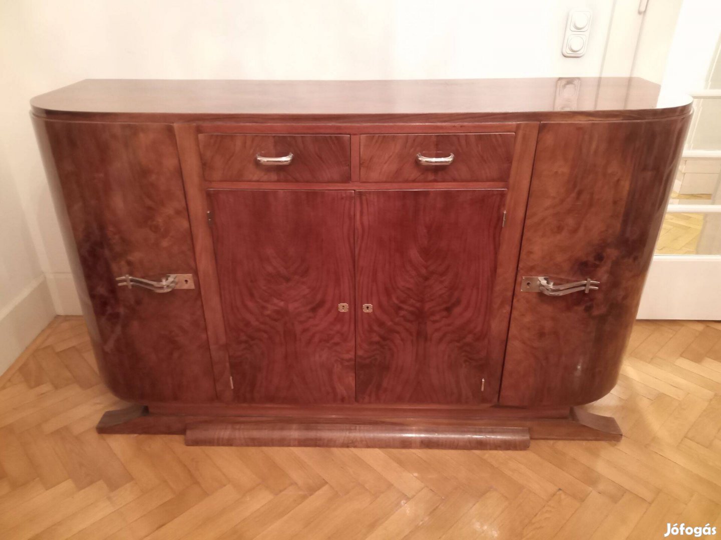 Art déco tálalószekrény