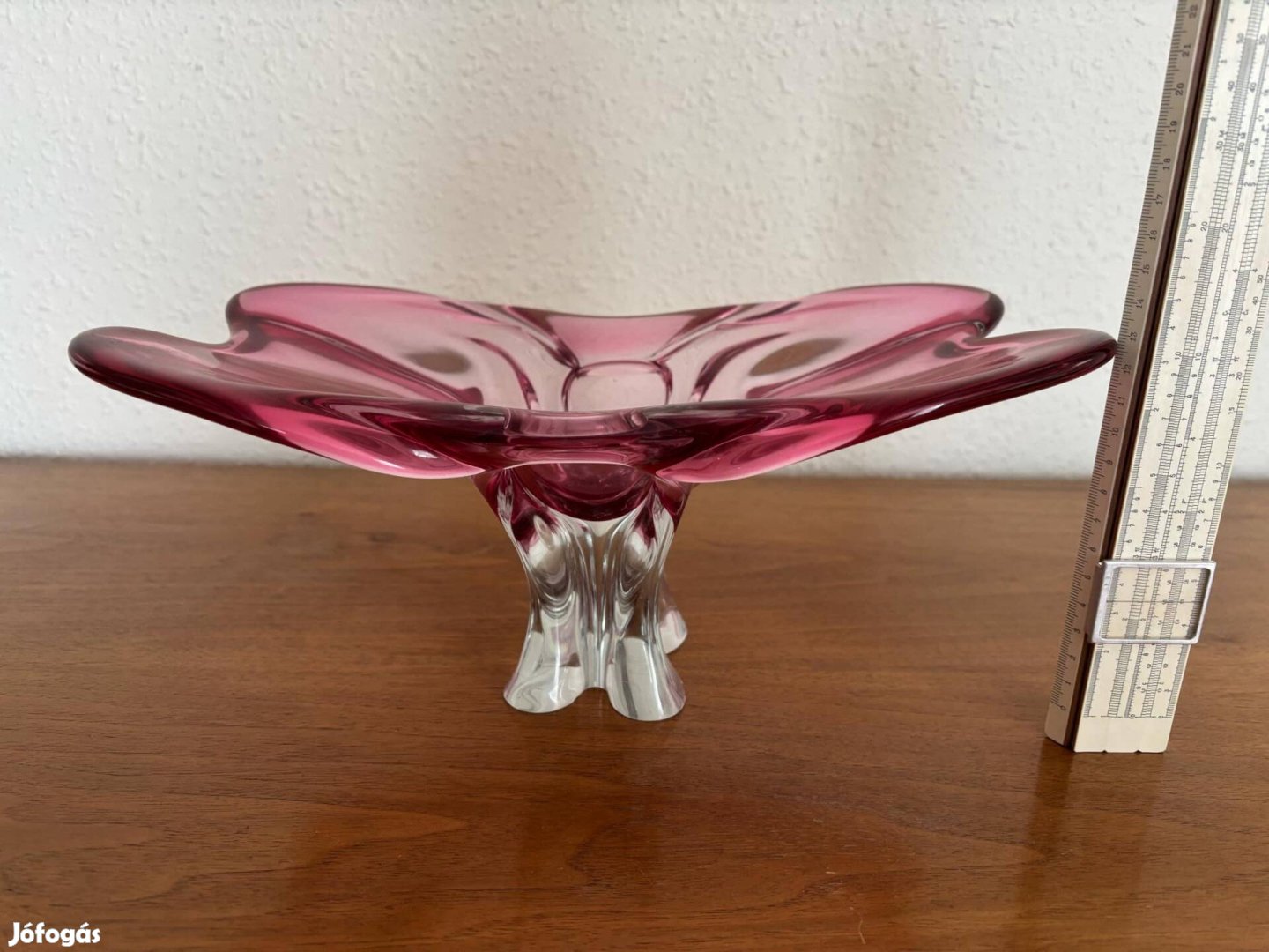 Art deco üvegtál Pillangó formájú talpas tál fukszia lilás rózsaszín