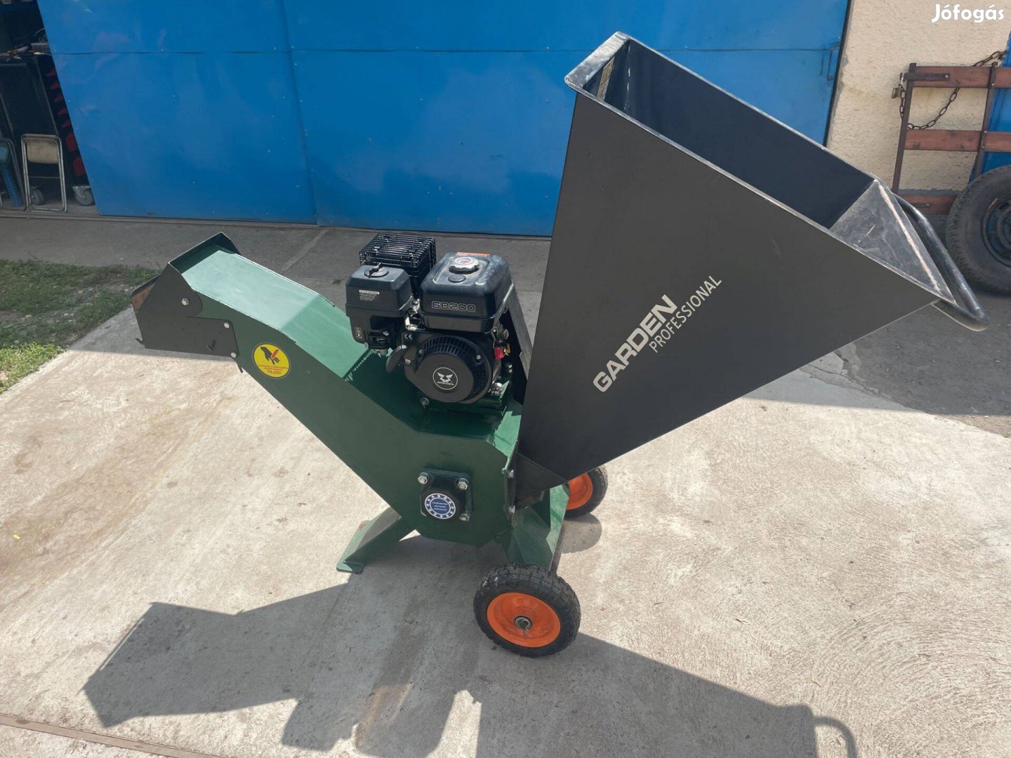 Artsteel BMA 300-as, 4+1 késes, robbanómotoros ágdaráló