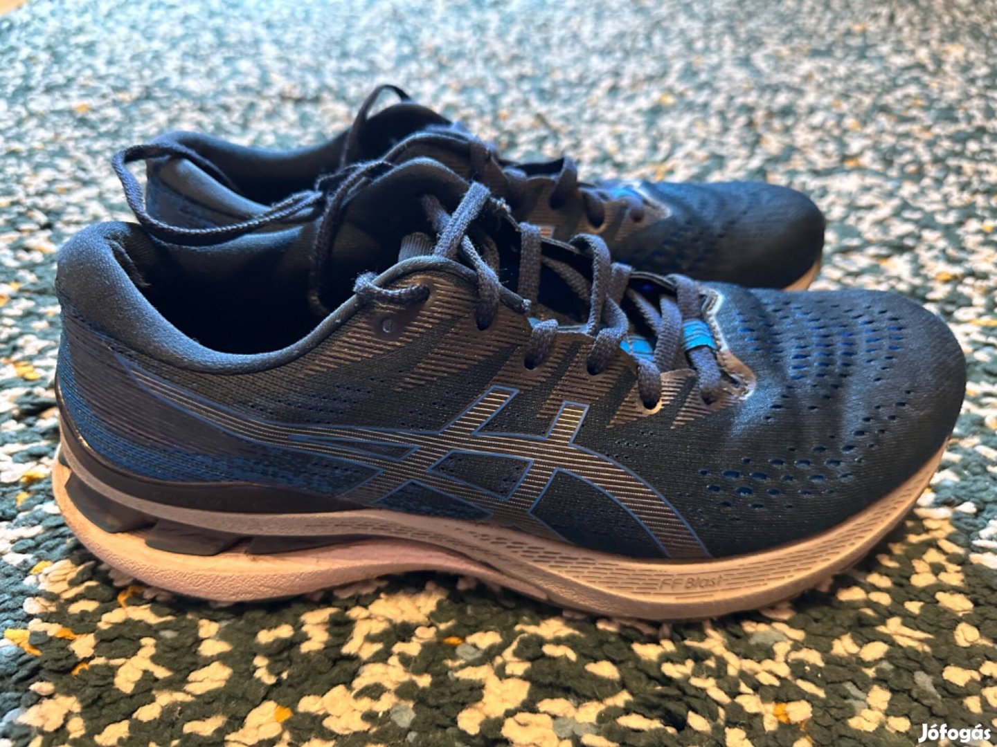 Asics Gel Kayano 28 futócipő (42,5-es méret)