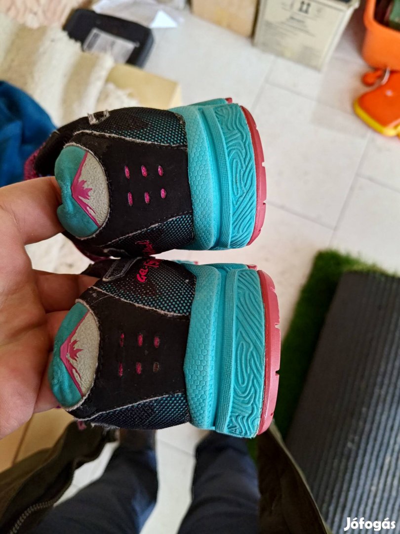 Asics futócipő túracipő 