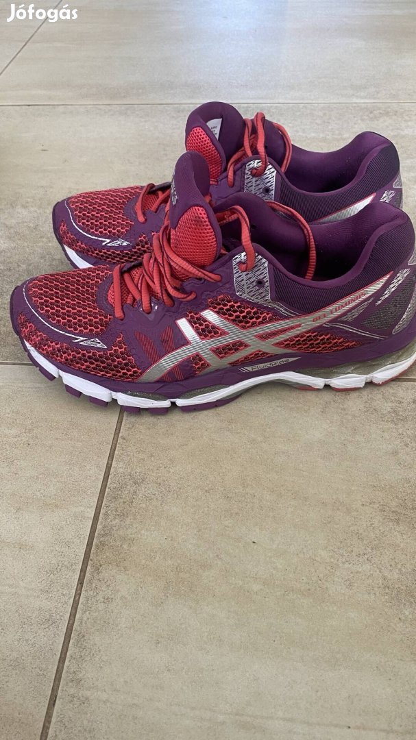 Asics gél luminus 42-es női kitűnő állapotú futó cipő 
