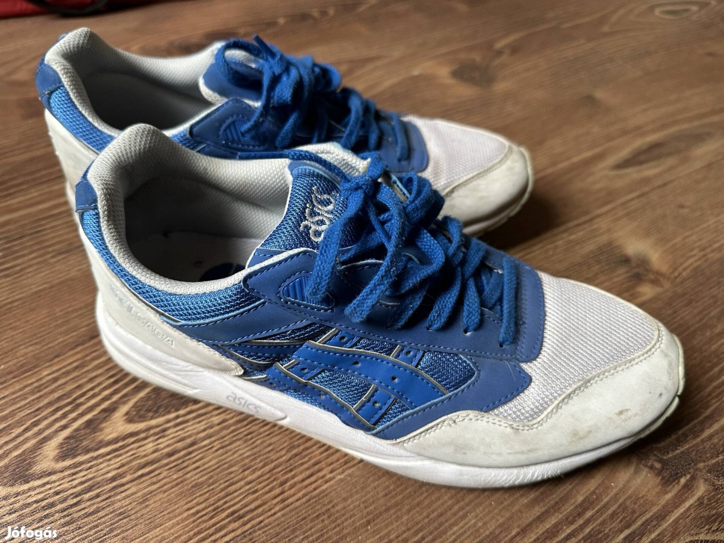 Asics sportcipő