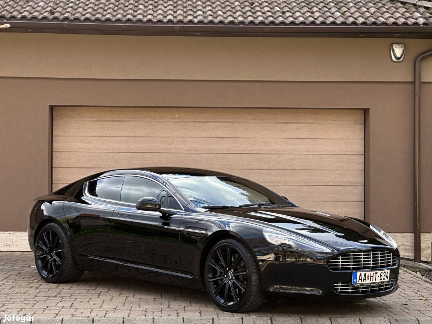 Aston Martin Rapide 6.0 W12 Igazi 007