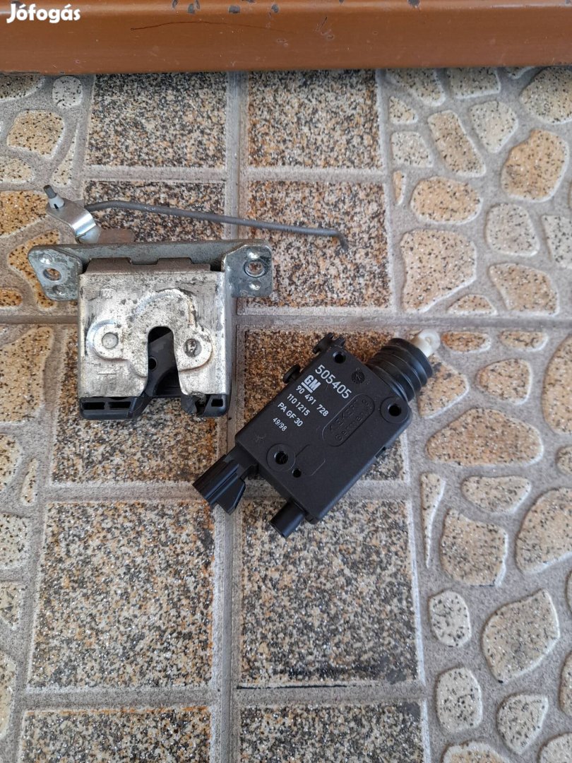 Astra G csomagtér ajtó zár 