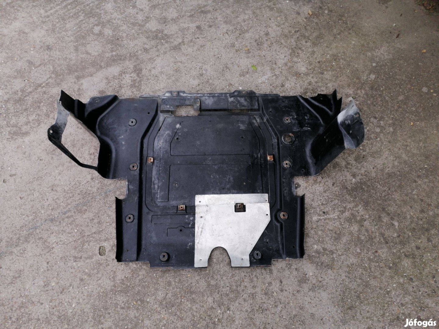 Astra G motorvédő burkolat