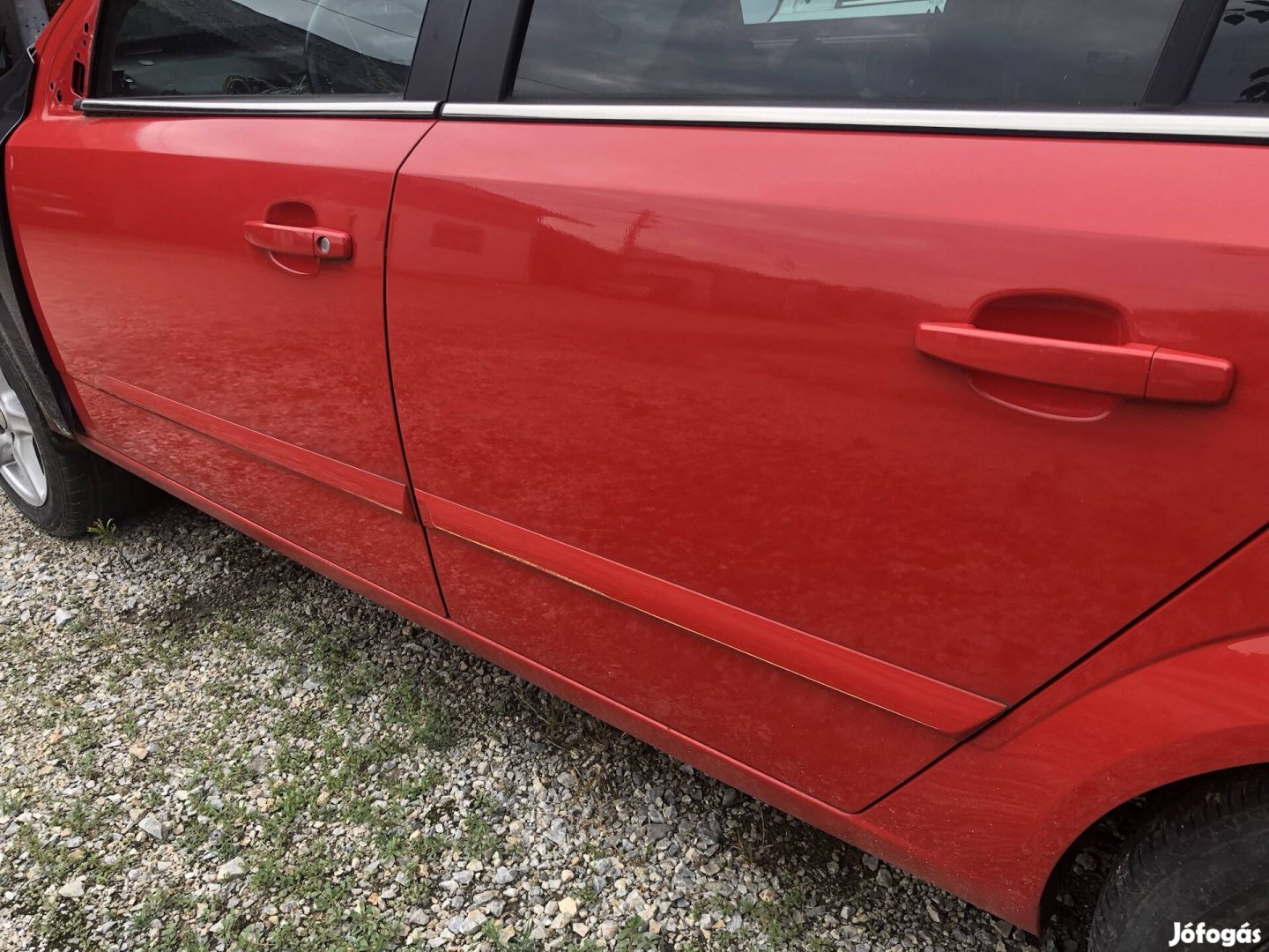 Astra h ajtó piros színben