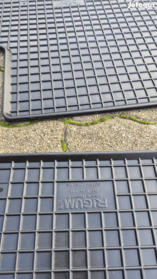 Astra j  gumiszönyeg.