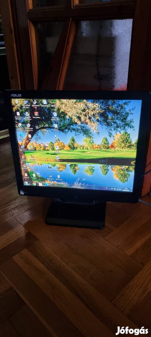 Asus 17" monitor dvi és vga csatlakozóval,  beépített hangszóróval 