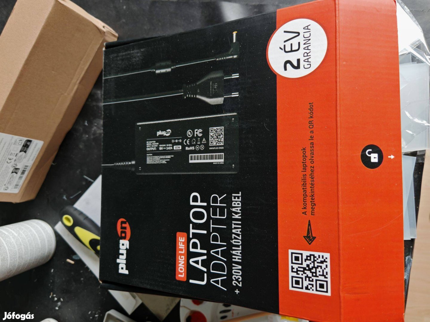 Asus 20 V 12 A laptop töltő (240W)