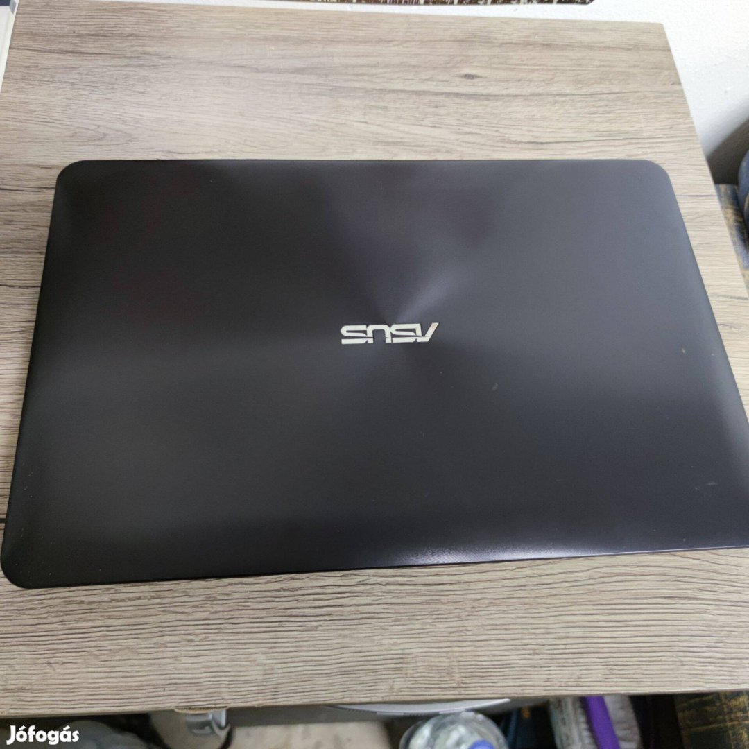 Asus F555L i3-s laptop