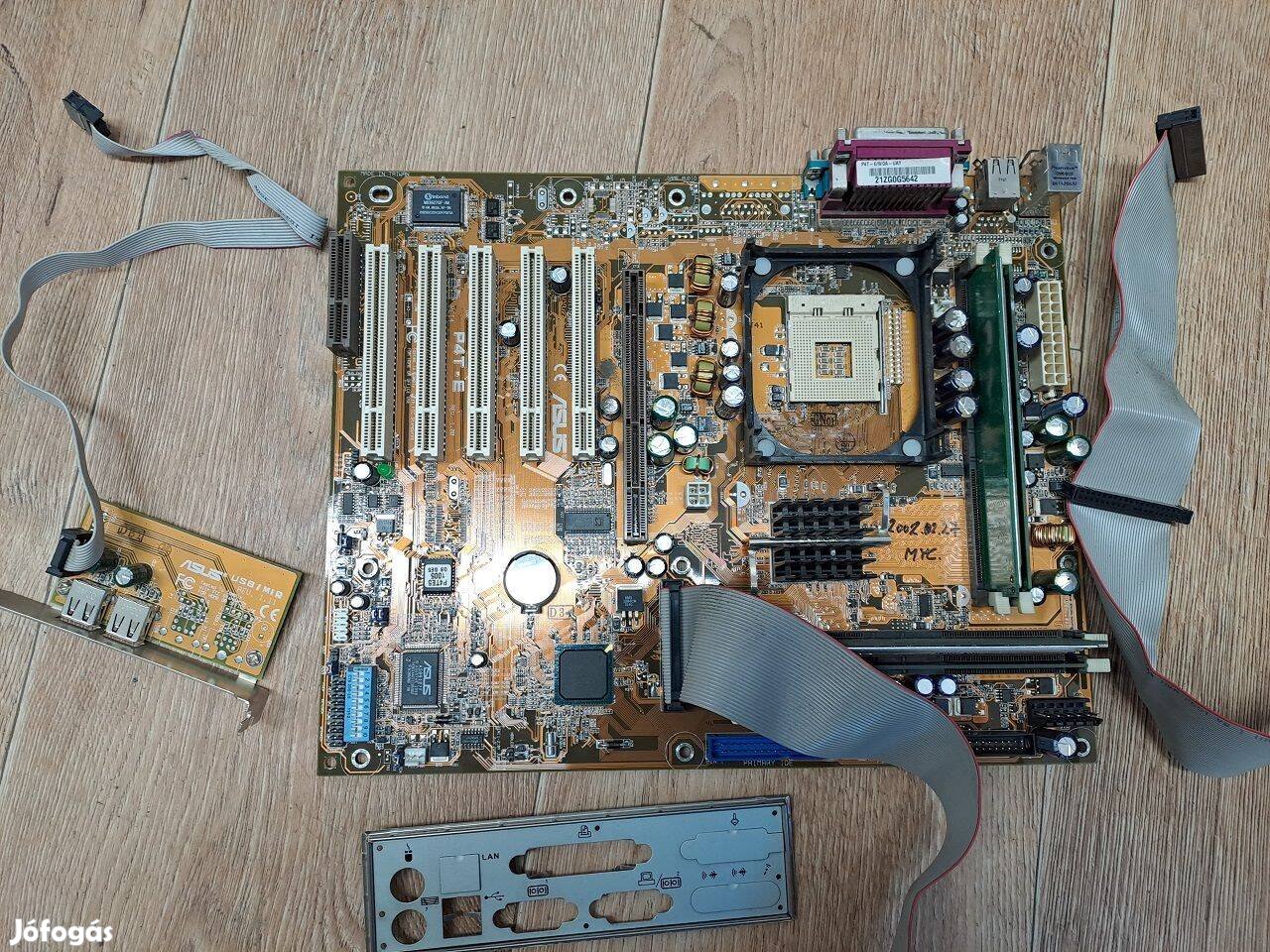 Asus P4T-E retró rambus alaplap