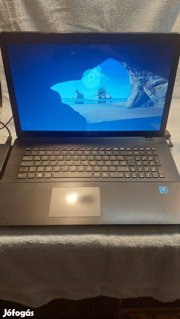 Asus R752N 17,3",Intel N4200 4GB ram 1TB hdd