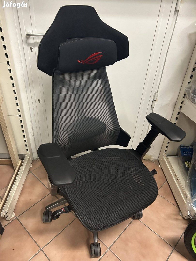 Asus ROG Destrier Ergo SL400 gamer szék