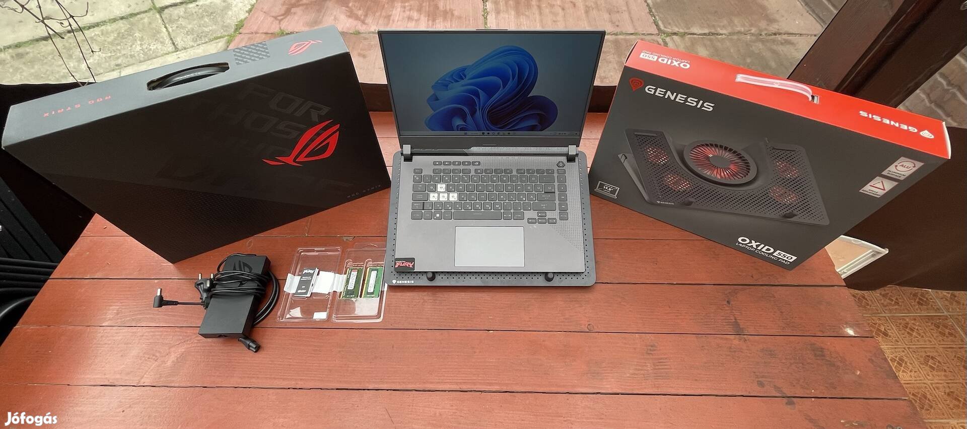 Asus ROG Strix G15 & Genesis Laptophűtő