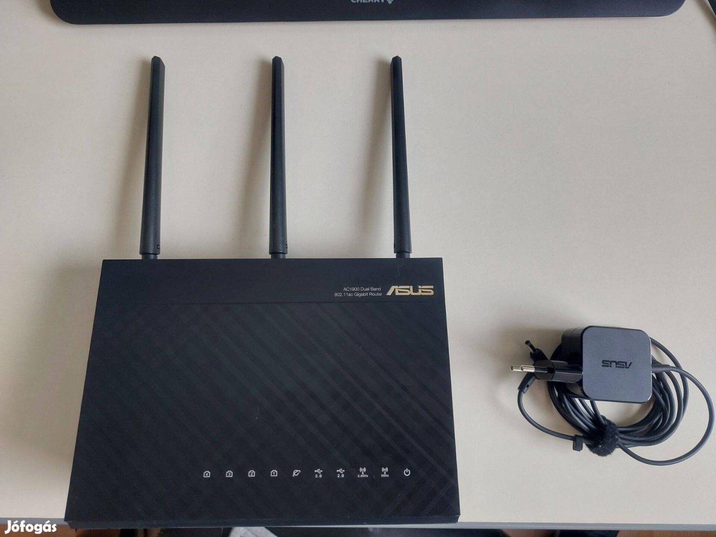 Asus RT-AC68U AC1900 router