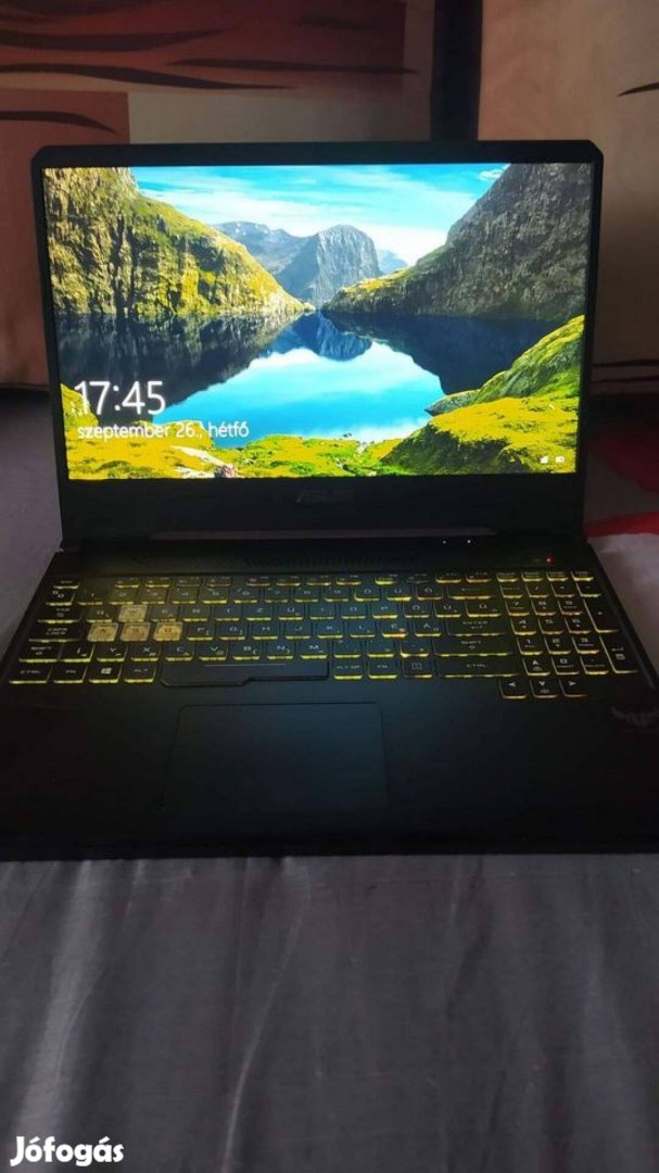 Asus Rog Tuf Gaming notebook dobozában