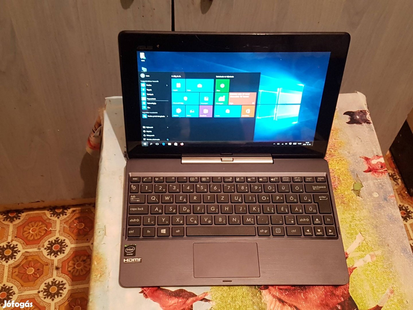 Asus Transformer Book T100TA-DK003H érintős laptop ,foxpost az árban!