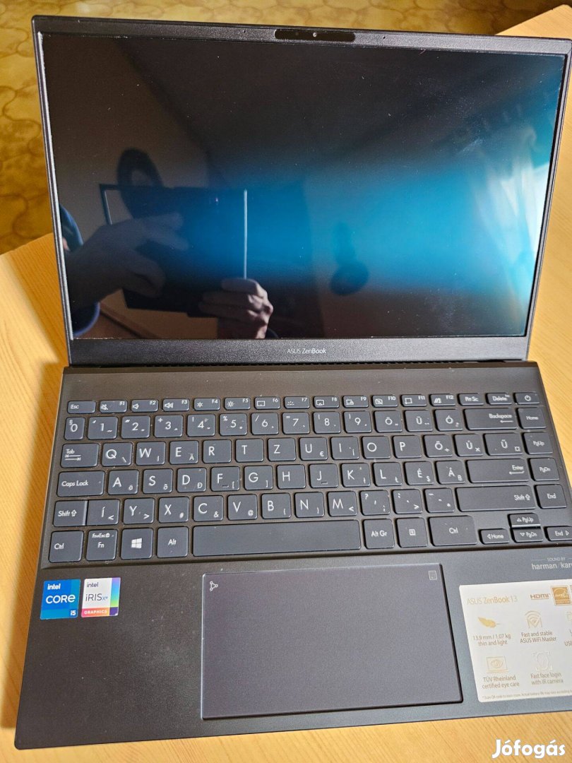 Asus_UX325EA Laptop, kitűnő állapotban, Win11 Pro rendszerrel eladó