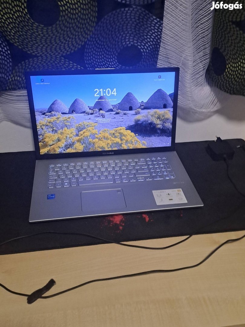 Asus Vivobook i3 processzor, 237gb tárhely , Windows 11  8gb memória