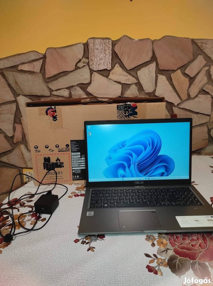 Asus Vivobook laptop