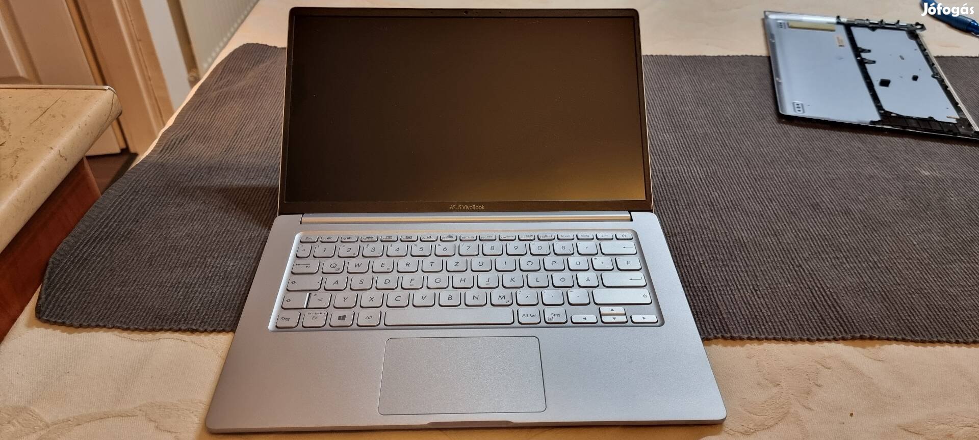 Asus X403F F403F hibás laptop ultrabook Intel