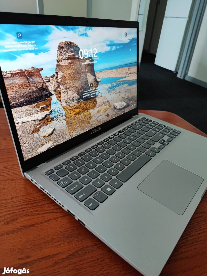 Asus X515EA laptop