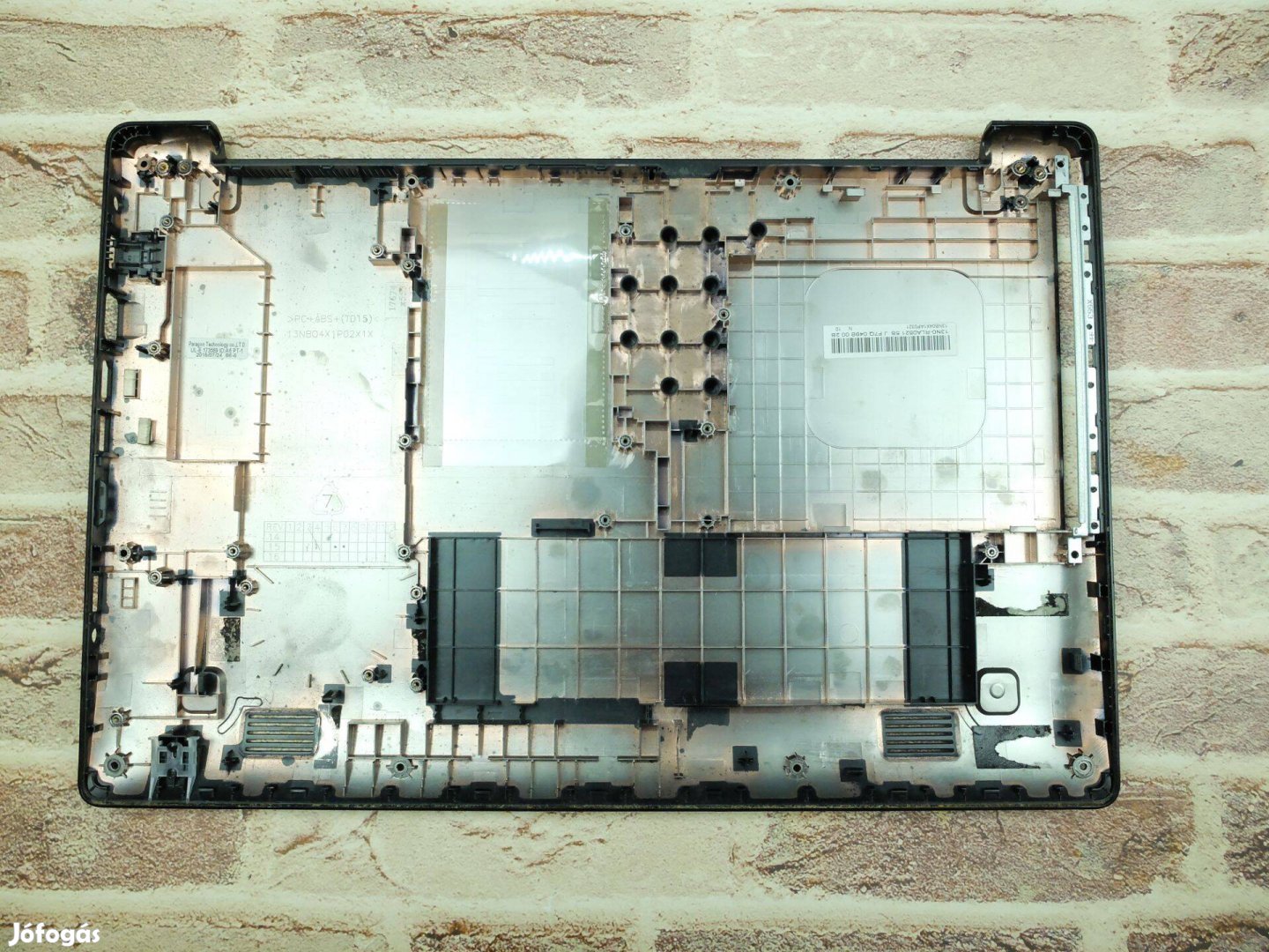 Asus X553 laptop alsó ház 13NB04X1AP0321 13N0-RLA0521