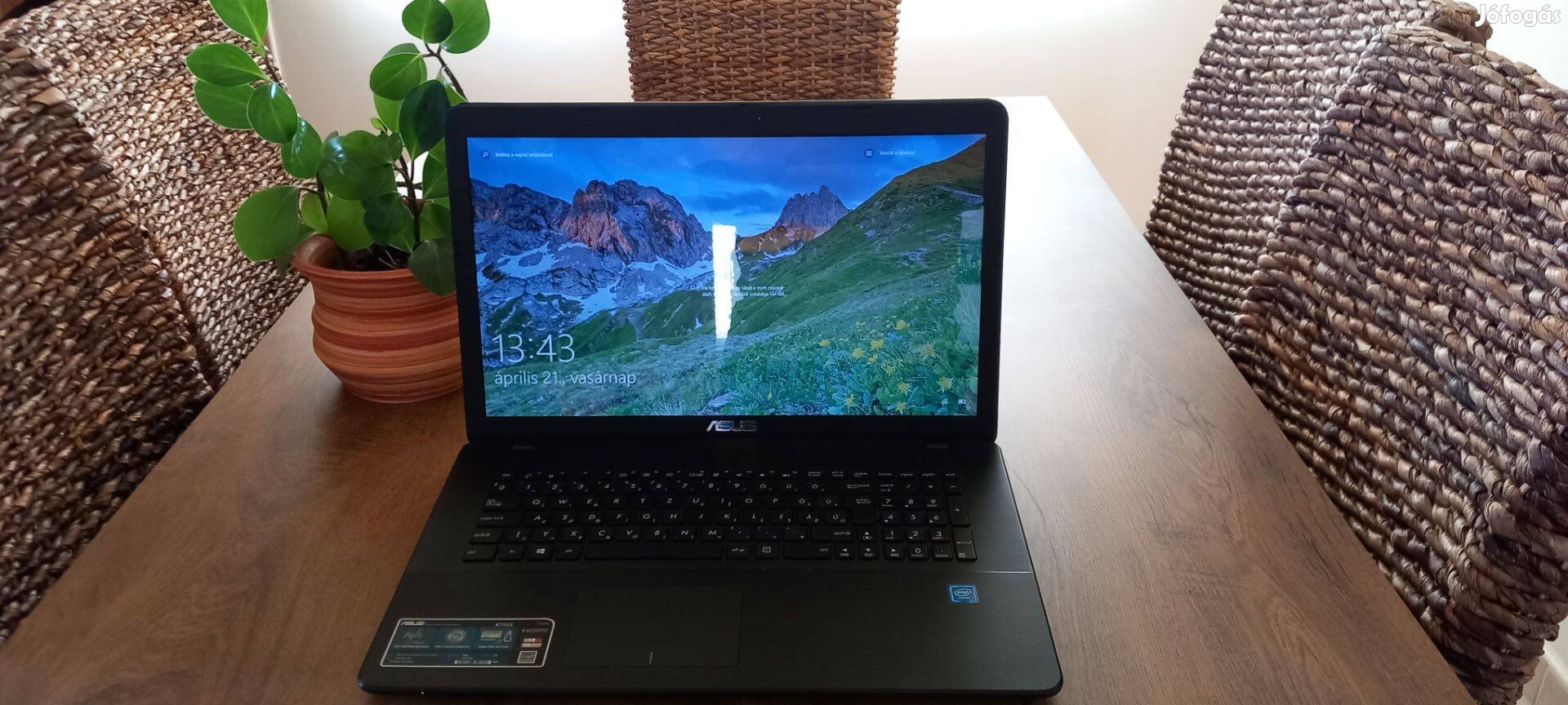 Asus X751S nagyképernyős laptop eladó