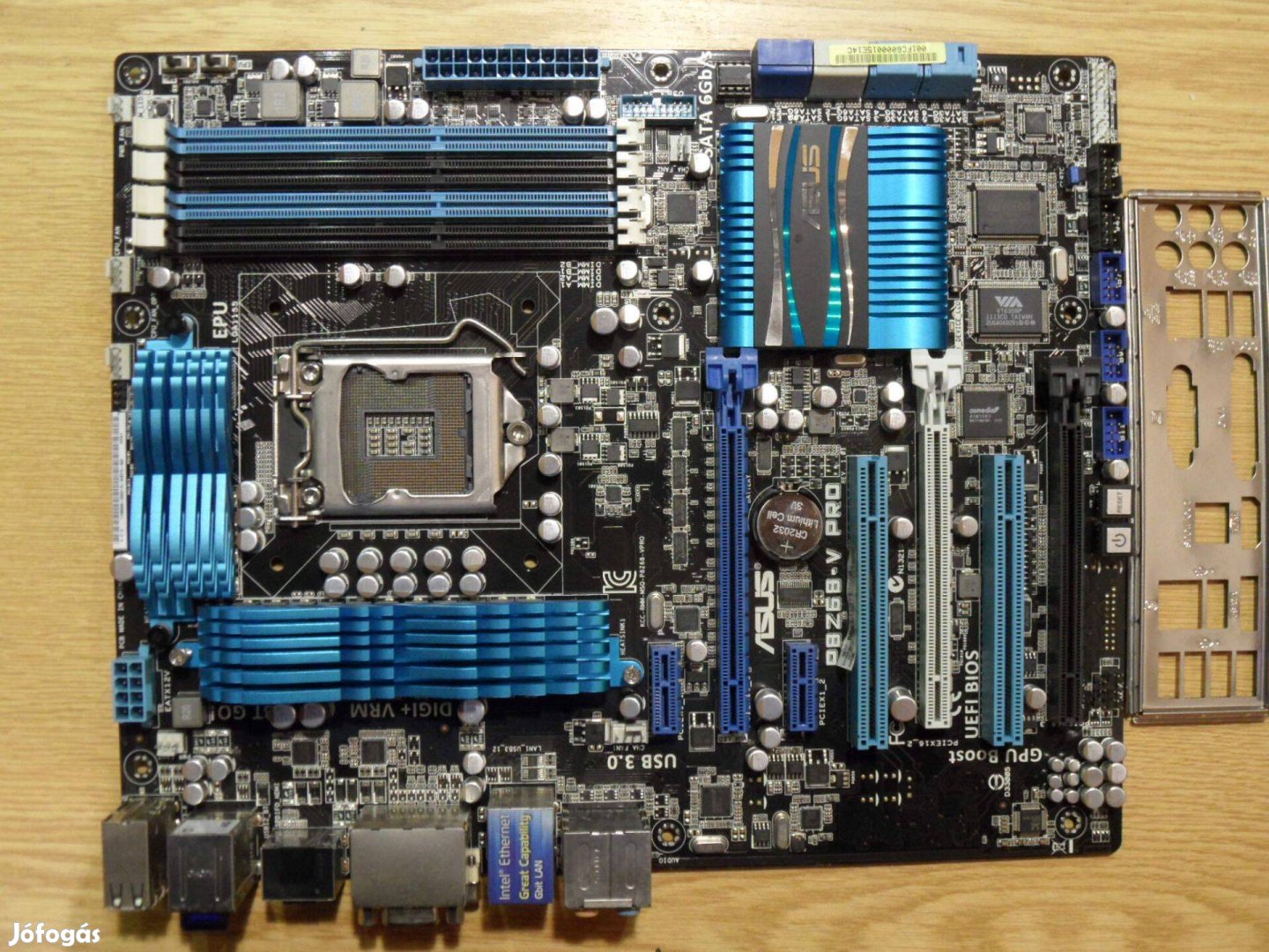 Asus Z68 LGA 1155 alaplap / HDMI, USB 3/ SLI és Crossfirex