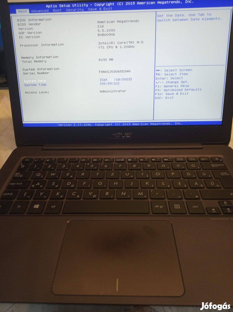Asus Zenbook UX305F laptop SSD nélkül!