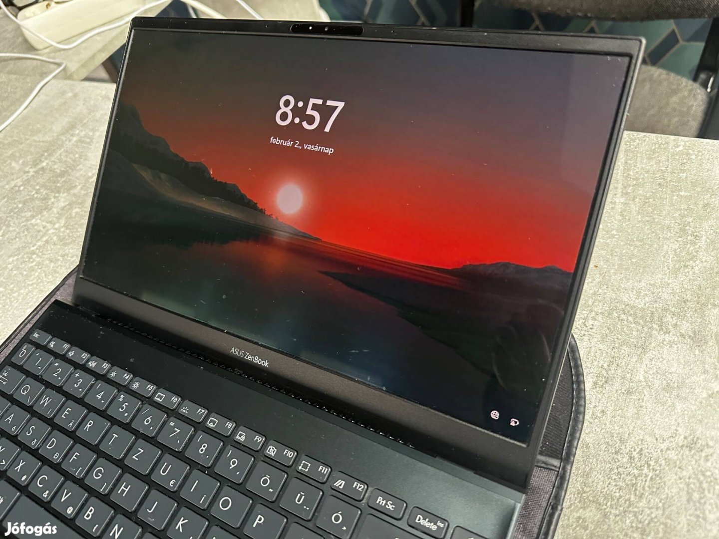 Asus Zenbook UX325EA OLED + ajándék táska